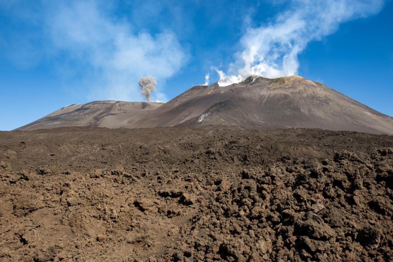 Zaffiro Lavico Rooms Etna Nature Sea Acireale Eksteriør bilde