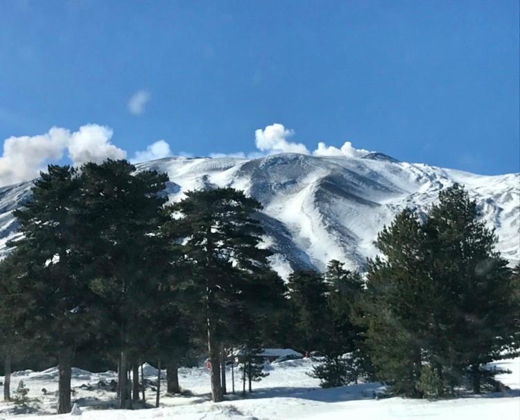 Zaffiro Lavico Rooms Etna Nature Sea Acireale Eksteriør bilde